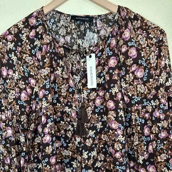 2/$30 Olivaceous Size Medium Floral Flowy Boho Romantic Top Blouse Shirt - Picture 3 of 9